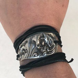 Antique Sterling Silver 925
Yoga Cuff Tie Wrap Bracelet
Waves Victorian Floral